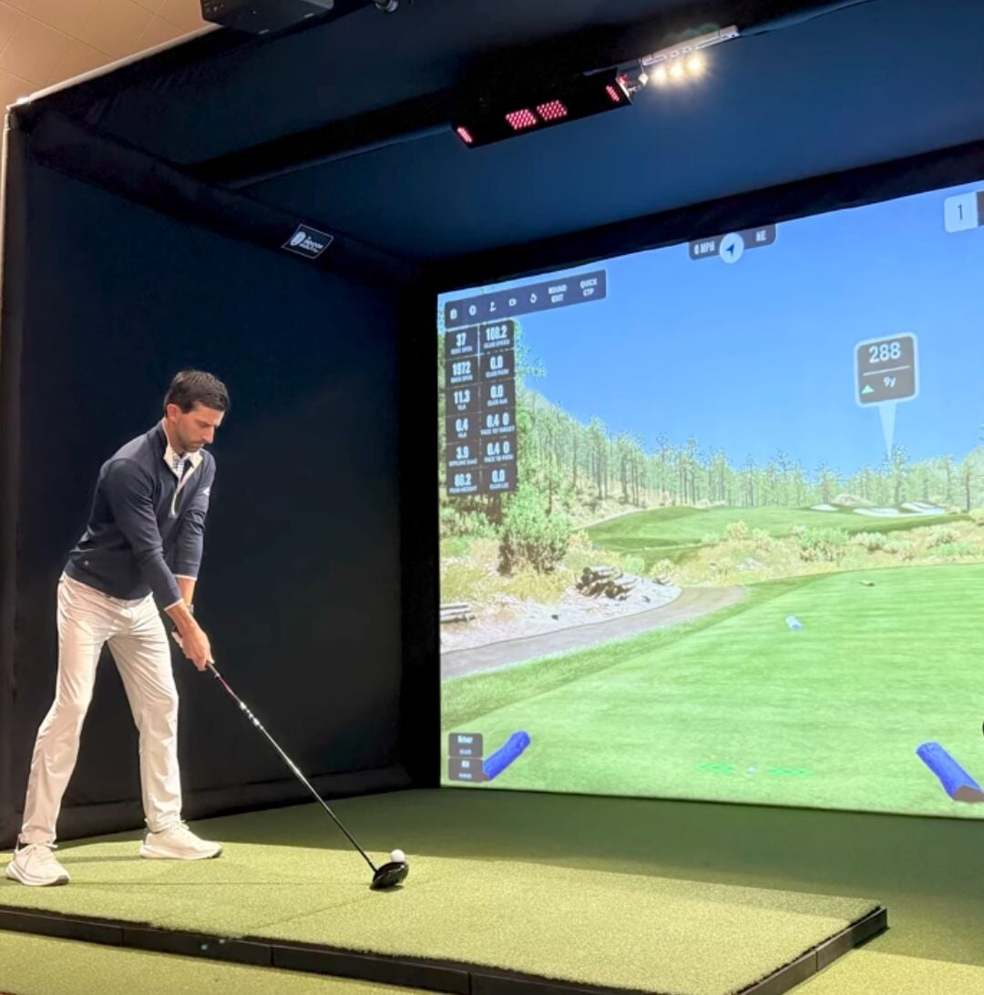 Uneekor EYE XO2 Commercial Golf Simulator Package