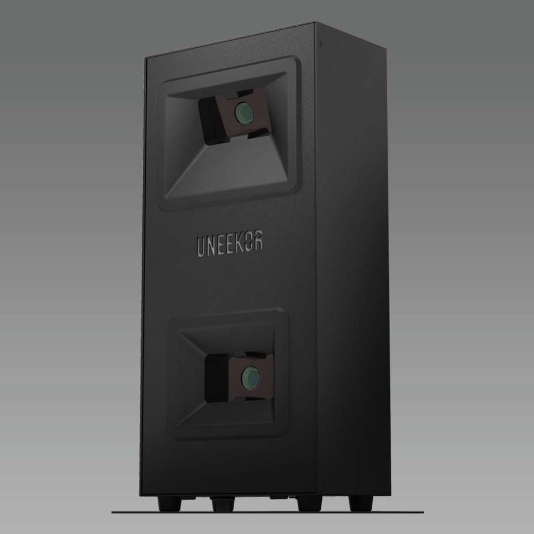 Uneekor EYE MINI LITE Garage Golf Simulator Package